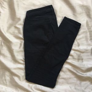 Super skinny black jeans size 6 - Old Navy
